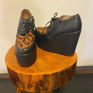 Refresh leopard print platform wedge shoe
